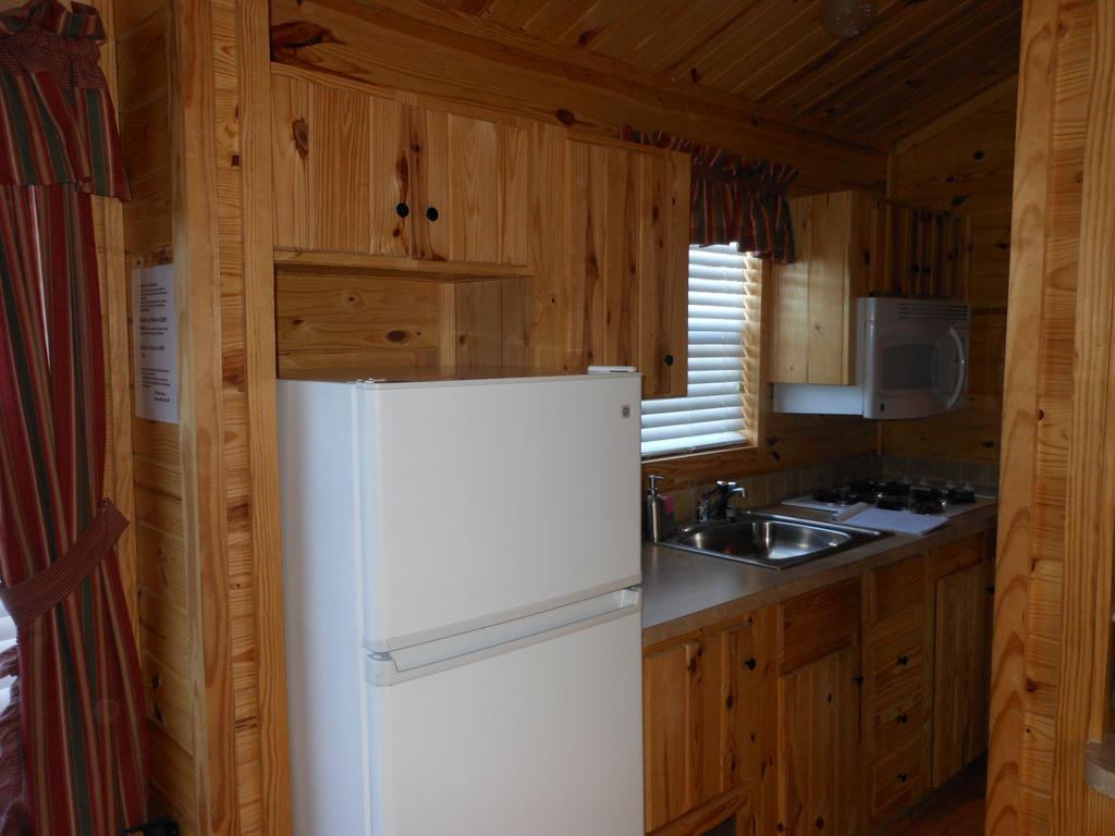 Oakzanita Springs Camping Resort Cabin 1 Descanso المظهر الخارجي الصورة