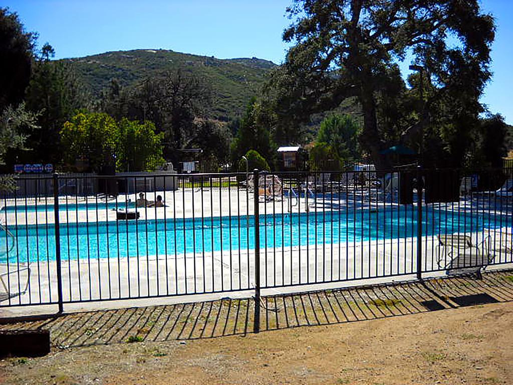 Oakzanita Springs Camping Resort Cabin 1 Descanso المظهر الخارجي الصورة
